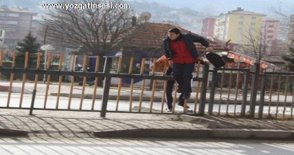 Yozgat ta Parmakl�klardan atlayanlara Ceza!